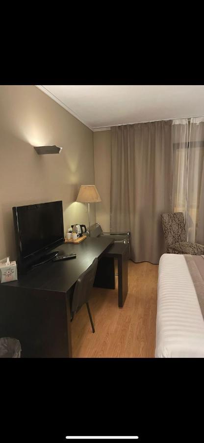 Park Hotel Airport ชาร์เลอรัว ภายนอก รูปภาพ