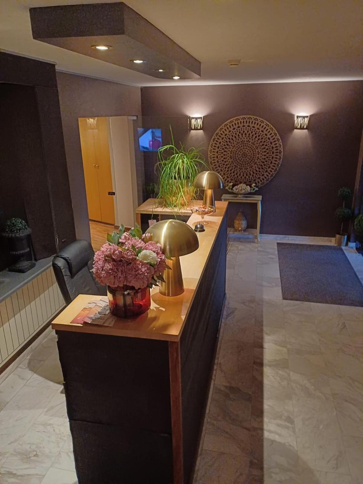 Park Hotel Airport ชาร์เลอรัว ภายนอก รูปภาพ