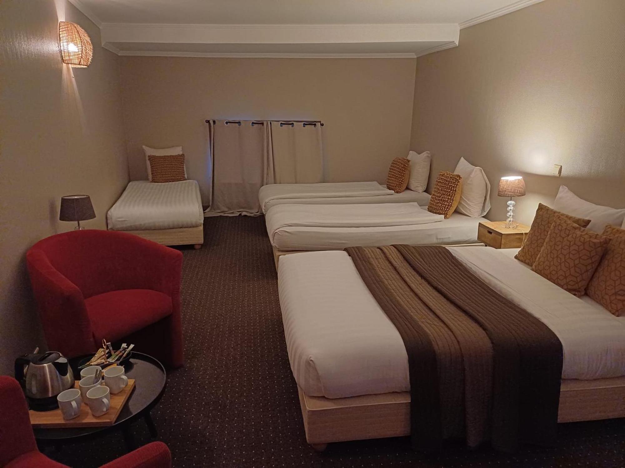 Park Hotel Airport ชาร์เลอรัว ภายนอก รูปภาพ